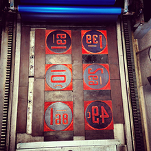 Load image into Gallery viewer, Price Dots