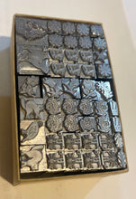 Load image into Gallery viewer, Holiday Ornament Handypack
